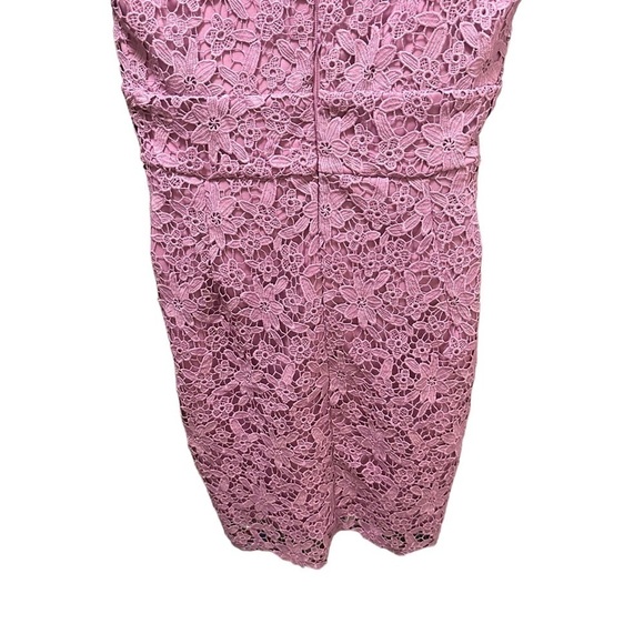 ✌️OUT✌️ Lulu’s Sweetie Lavender Lace flower dress V neck Size Small style 67656 - Picture 9 of 10